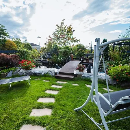 Schoene, Geraeumige Souterrain-Kellerwohnung Mit Japangarten, Kostenlos Parkplatz Διαμέρισμα Κόμπλεντς