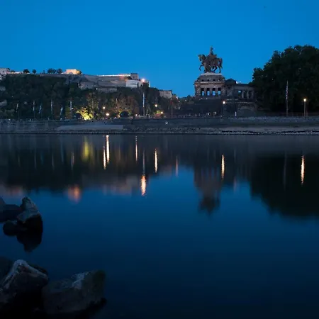 Schoene, Geraeumige Souterrain Mit Japangarten, Kostenlos Parkplatz *