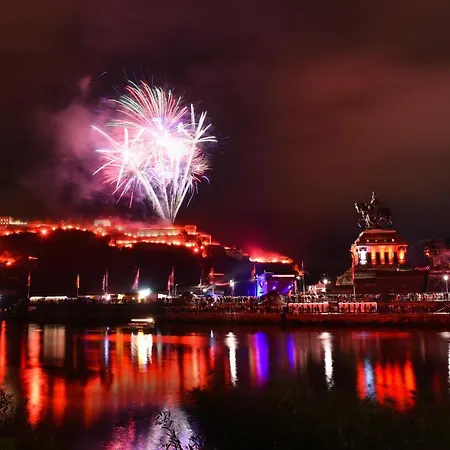 Schoene, Geraeumige Souterrain Mit Japangarten, Kostenlos Parkplatz Koblencja
