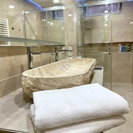 Schoene, Geraeumige Souterrain-Kellerwohnung Mit Japangarten, Kostenlos Parkplatz Διαμέρισμα Κόμπλεντς