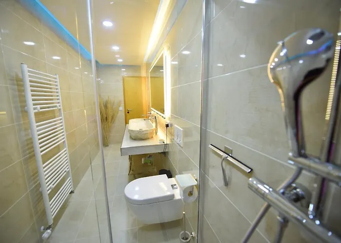 Schoene, Geraeumige Souterrain Mit Japangarten, Kostenlos Parkplatz شقة كوبلنس