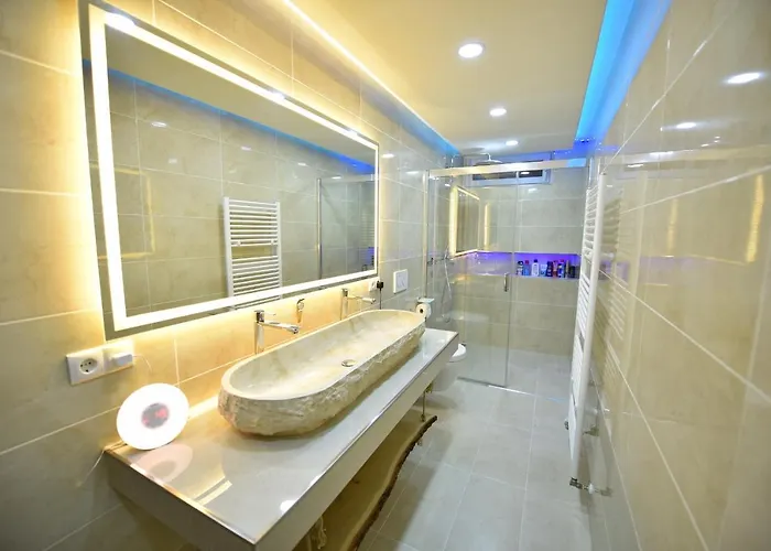 Schoene, Geraeumige Souterrain Mit Japangarten, Kostenlos Parkplatz *