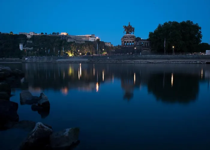 Schoene, Geraeumige Souterrain Mit Japangarten, Kostenlos Parkplatz *