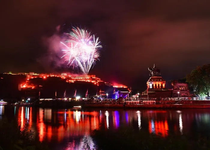 Schoene, Geraeumige Souterrain Mit Japangarten, Kostenlos Parkplatz كوبلنس