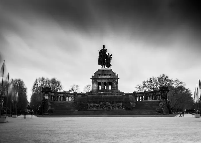Schoene, Geraeumige Souterrain Mit Japangarten, Kostenlos Parkplatz *