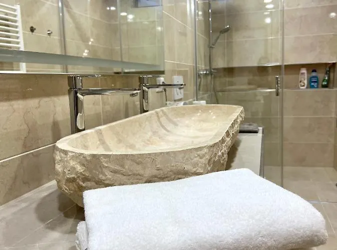 Schoene, Geraeumige Souterrain Mit Japangarten, Kostenlos Parkplatz شقة كوبلنس